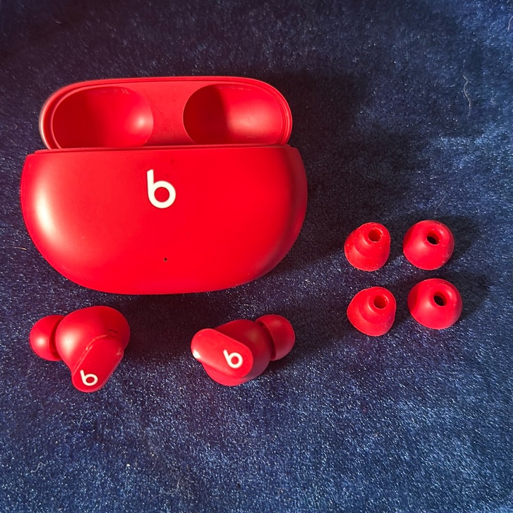 Beats Studio Buds